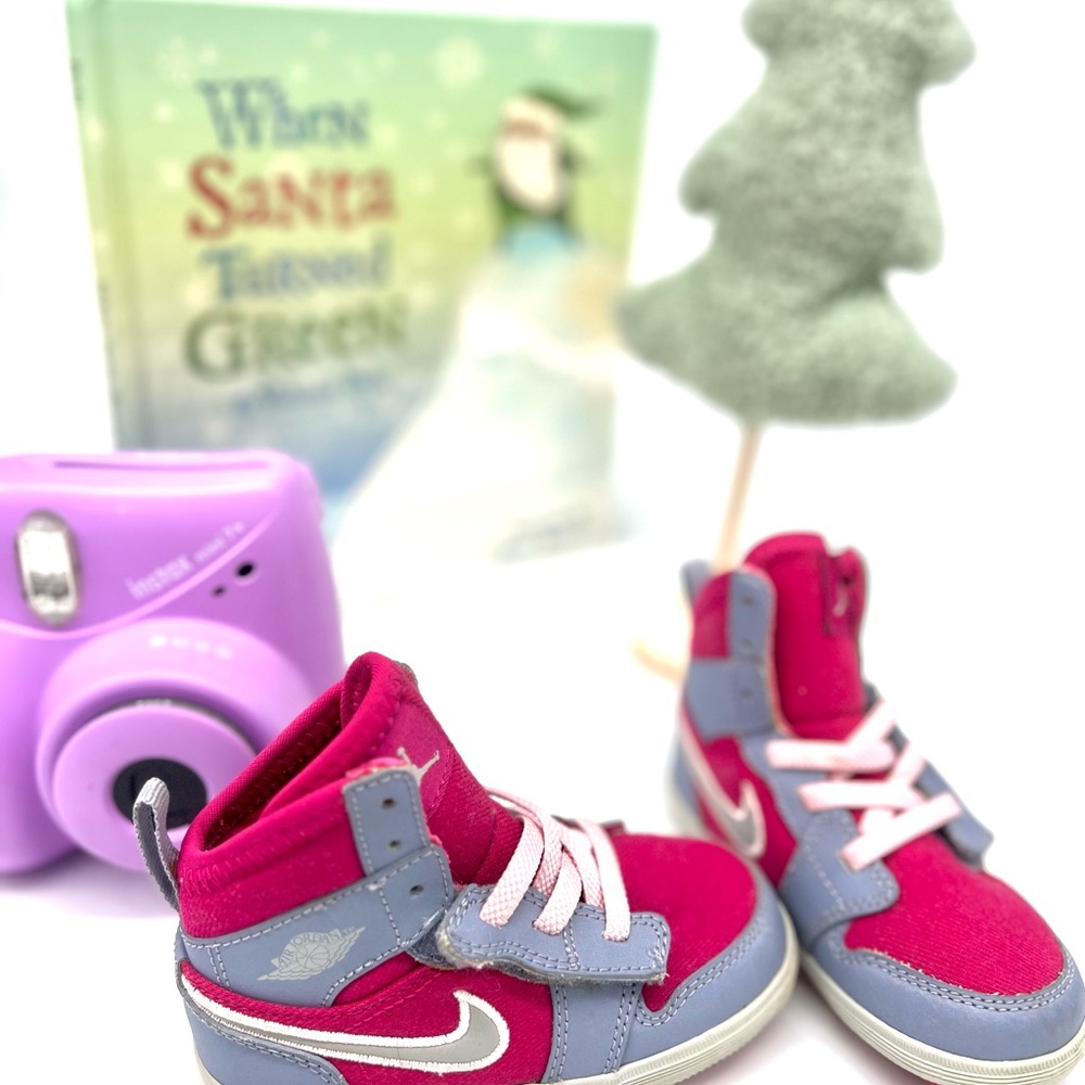 Nike pink and purple little girl